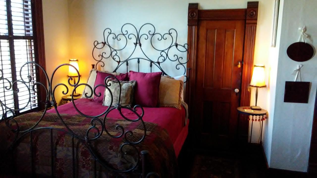 Fig Tree Manor Bed and breakfast 3*